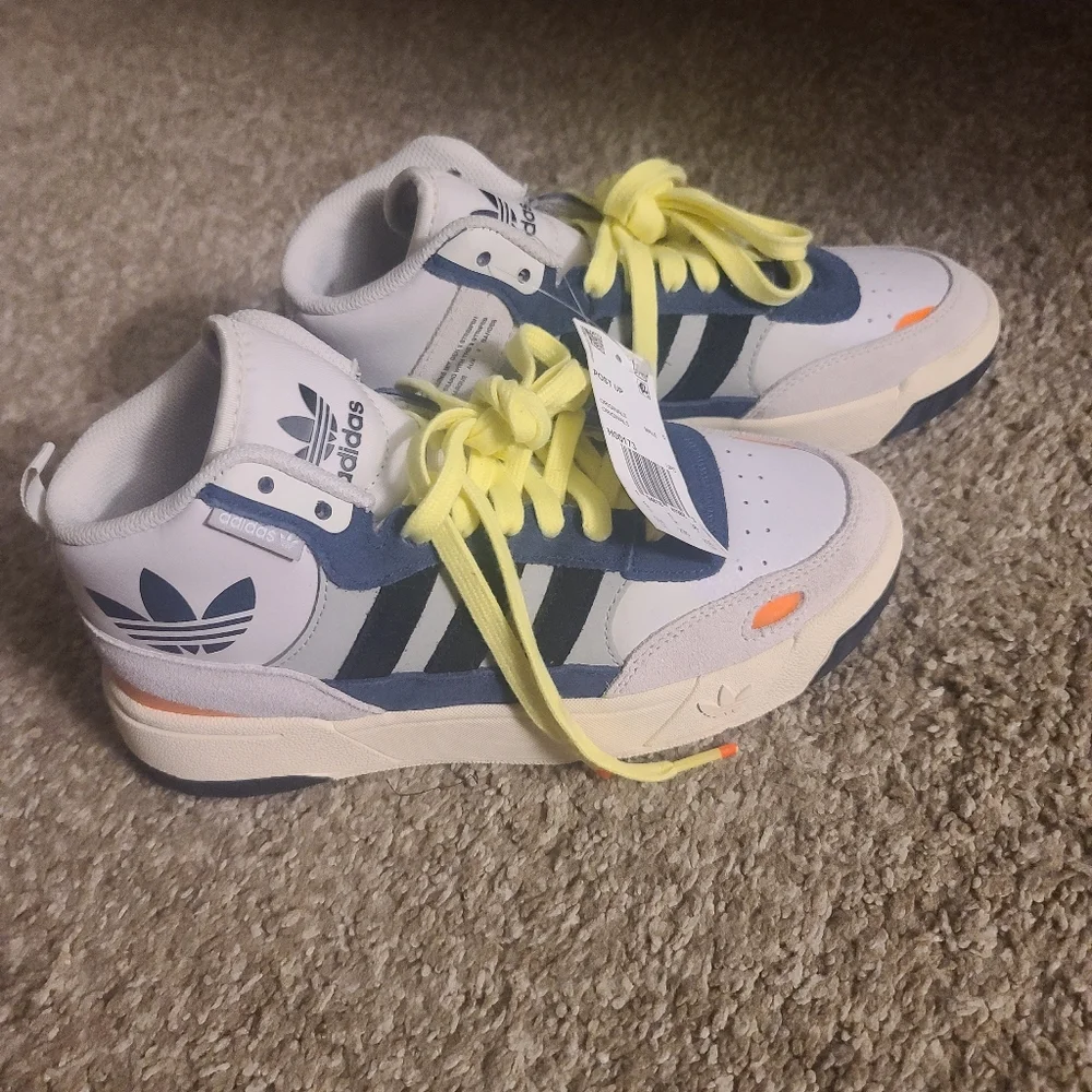 Adidas H00173 Shoes 5.5 or women's 6.5 - Picture 1 of 9